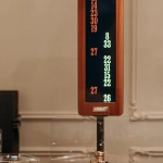 Колесо рулетки с математическими формулами и анализом вероятностей